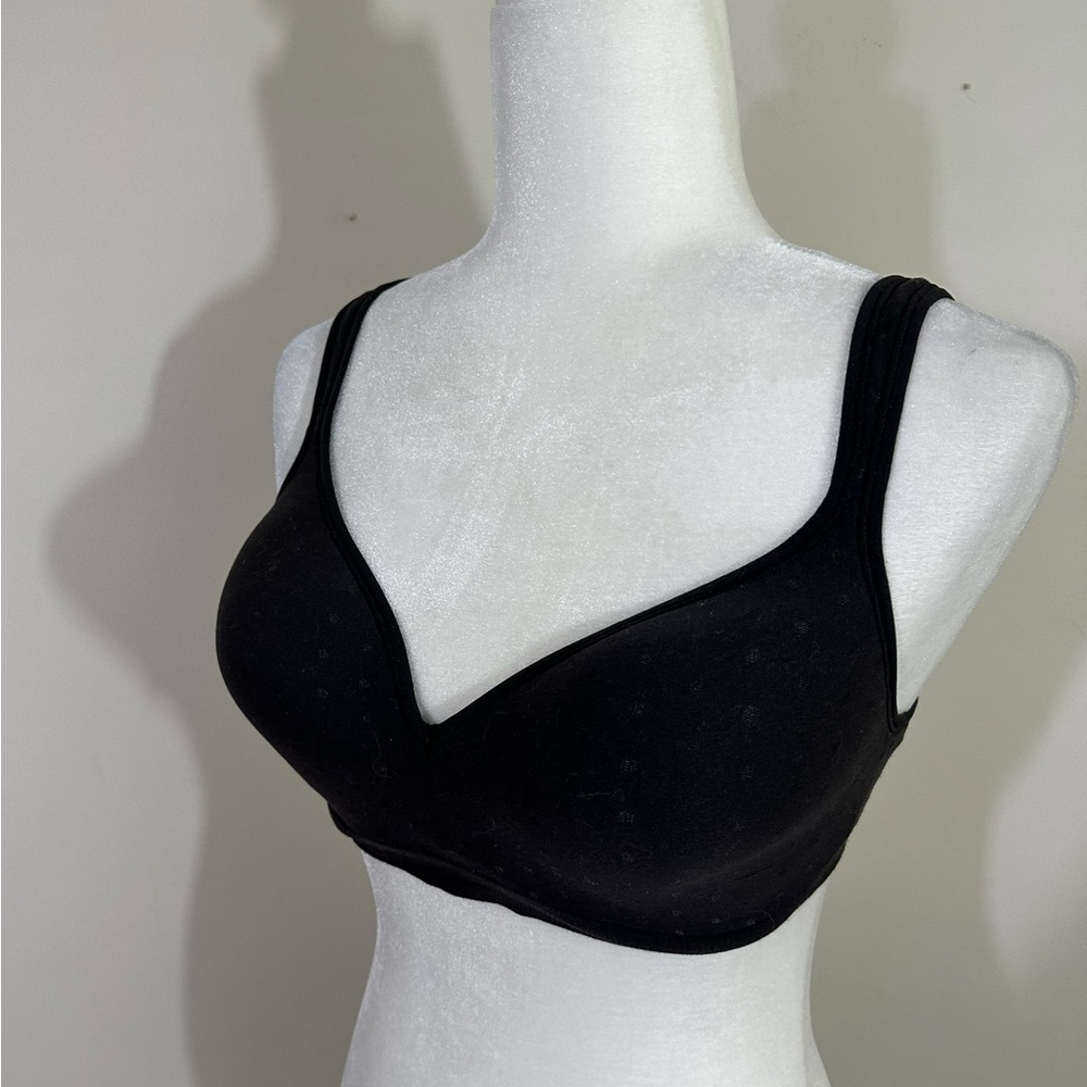 Bali sz. 36D bra in black with no underwire. Very nice